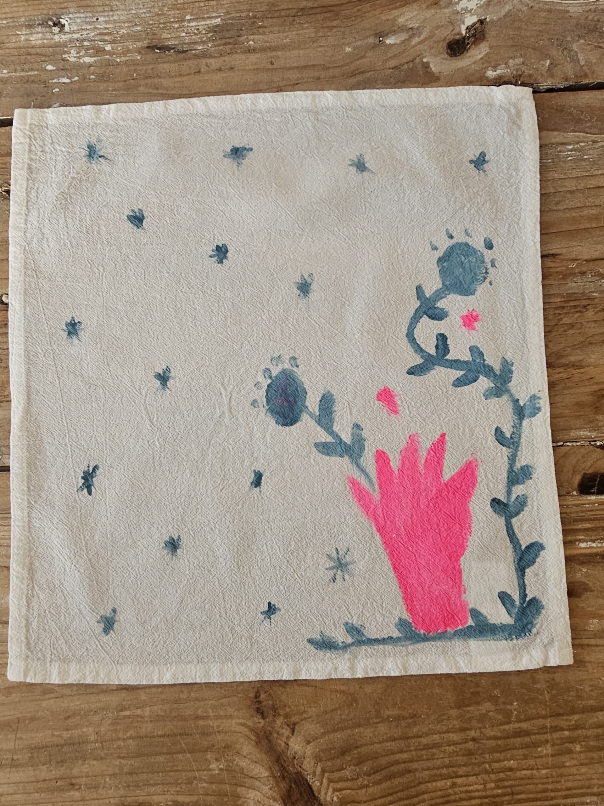 Set de 2 Servilletas de Algodón 100% Pintadas a Mano – Diseño Manos (40x40 cm) · 04
