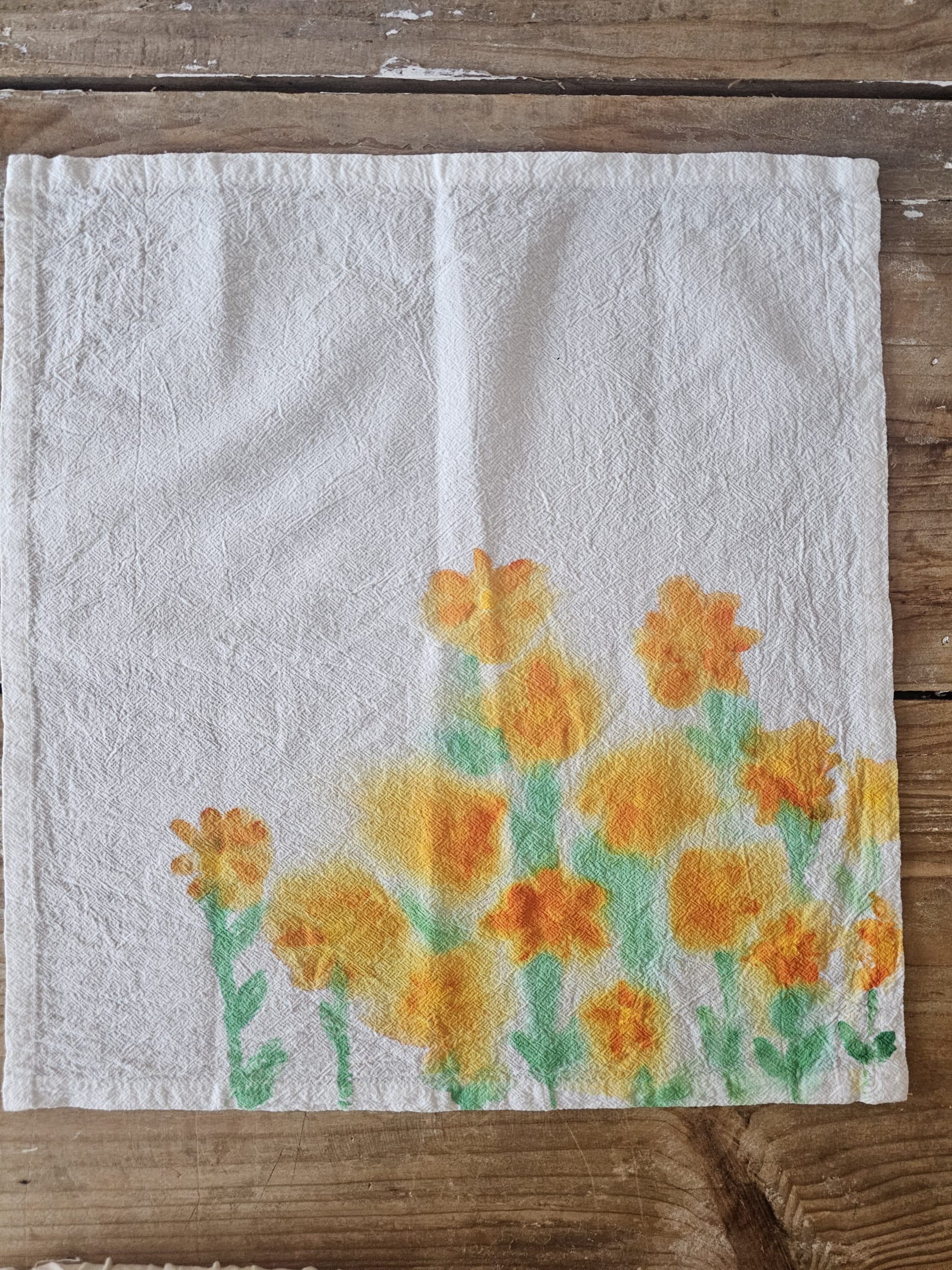 Set de 2 Servilletas de Algodón 100% Pintadas a Mano – Diseño Primavera mostaza(40x40 cm) · 03