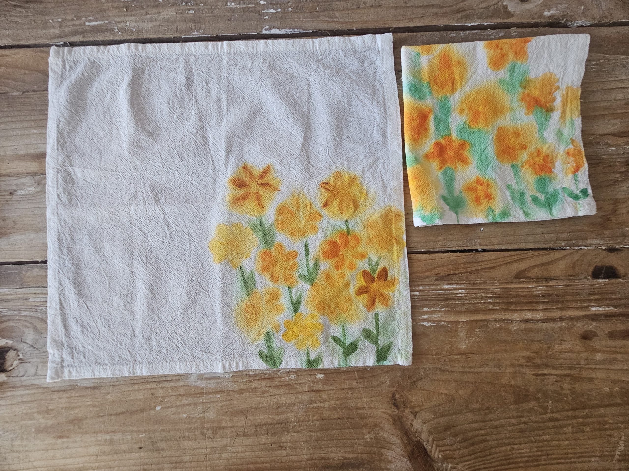 Set de 2 Servilletas de Algodón 100% Pintadas a Mano – Diseño Primavera mostaza(40x40 cm) · 04