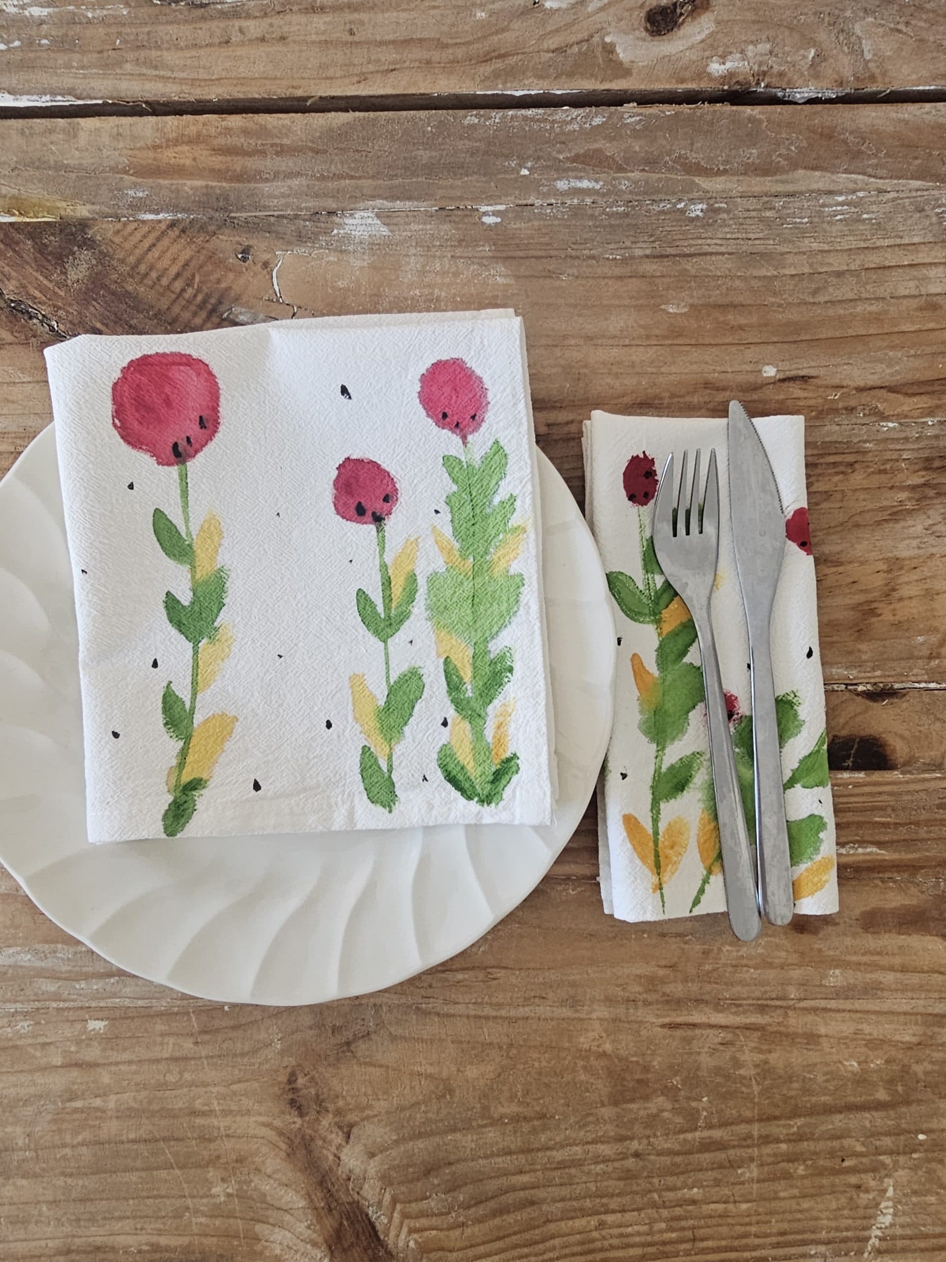 Set de 2 Servilletas de Algodón 100% Pintadas a Mano – Diseño Amapolas (40x40 cm)